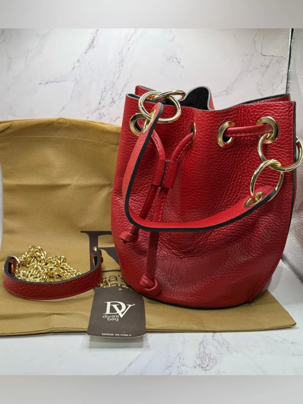 DV Diva’s Bag Genuine Pebbled Leather Made in Italy Bucket Crossbody Bag in red - Picture 5 of 8
